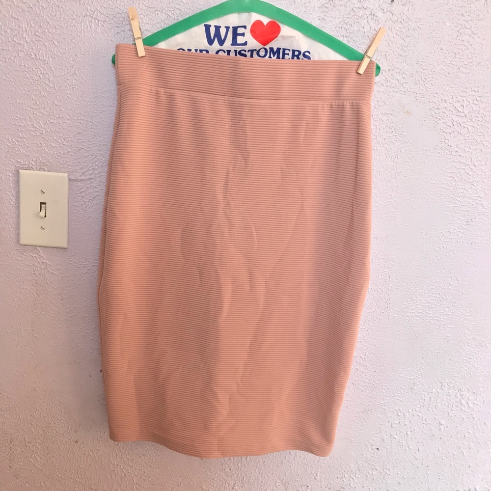 🎈baby pink pencil skirt 😍